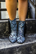 Load image into Gallery viewer, TURQUOISE SNAKE SKIN BOOTIES